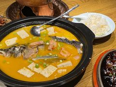 泡饭鱼头-川流不息(北蔡休闲广场店)