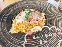 -杏荟旋转餐厅(广州爱群店)