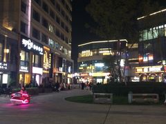 -宝龙城(杭州滨江店)