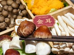 -廖掌柜·重庆鲜货火锅(上海首店)