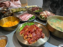 -围炉肉舍丹东海鲜烤肉·烤活鳗(步行街店)