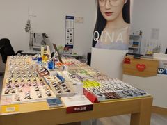 -天空之镜眼镜店蔡司依视路配镜授权零售店(望京颐堤港店)