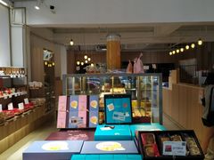 -顶东面包花园·生日蛋糕(世博店)
