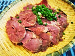 卤牛肉-去吃小龙虾·江湖菜·烧烤(南滨路店)