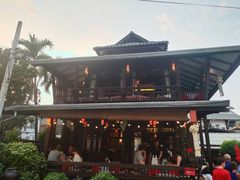 -Dash Teak House