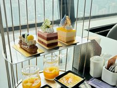 -亚洲国际大酒店·云顶阁旋转自助餐厅