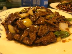-闯关东东北农家菜(崂山石老人店)