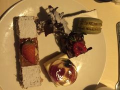 -澳门旅游塔360°旋转餐厅(南湾湖广场店)