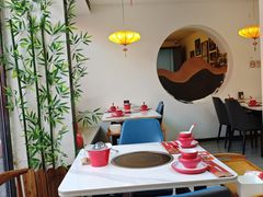 -毛辣果·贵州红酸汤牛肉火锅(西单店)