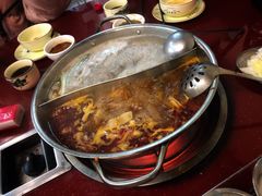 -老石黑山羊毛驴肉火锅(金凯广场店)
