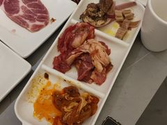 -山焱·炭火自助烤肉(周浦万达店)