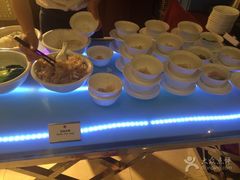 -荣誉国际酒店-云顶旋转餐厅