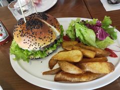 招牌牛肉汉堡-UPPER KITCHEN(延安路店)