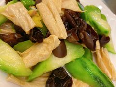 丝瓜云耳炒腐竹-美极鲜食坊(宝安南路店)