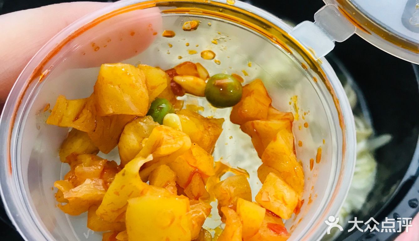 送得很快性价比极高，点的牛肉锅仔，不夸张