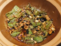 碾辣椒炒肉-吃饭皇帝大土家民族菜(正大广场店)