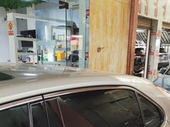 -鲨鱼皮汽车凹陷玻璃修复(静安店)