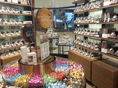 -Laderach 莱德拉(上海环贸iapm店)