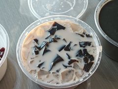 仙草果拼九毛膏-翁林甜品