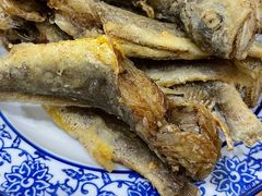 油炸黄花鱼-牛街老爆肚满(牡丹园店)