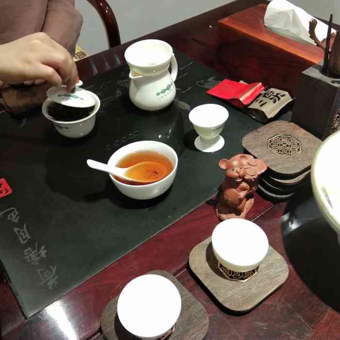思源泉苑茶馆-"这家茶馆环境优雅,还有音乐.小姐姐很漂亮.