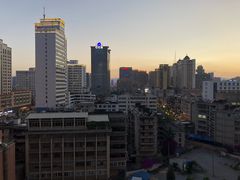 客房外的小阳台不错！-昆明中心皇冠假日酒店