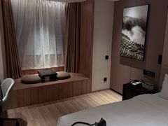 -杭州西湖湖滨银泰亚朵酒店