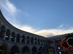 -王府井奥莱临潼小镇(临潼店)