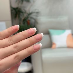 -进巍美甲美睫店