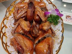 红烧乳鸽-津津菜馆(绝没分店)