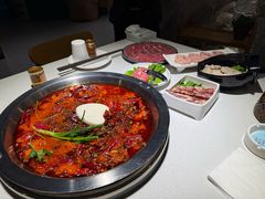 -茅草房·河畔园林火锅