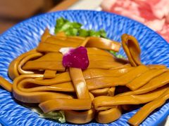 -老牌坊云南鱼豆花火锅(哈西万达店)