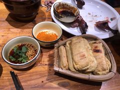 石屏烧豆腐-老滇山寨•云南特色菜•地方菜•民族风情歌舞表演(金碧店)