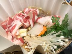 -枝魯枝魯自助料理