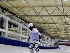 -乔波室内滑雪场