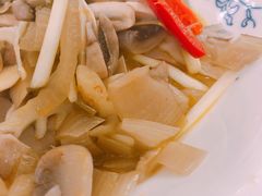 -新天明砂锅鱼头煲