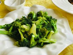 清炒西兰花-同和居(什刹海店)