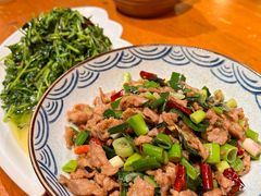 老滇小炒肉-老滇山寨•云南特色菜•地方菜•民族风情歌舞表演(金碧店)