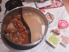 -左庭右院鲜牛肉火锅(金山万达店)