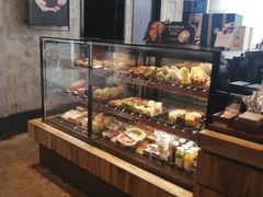 面包甜点陈列柜-星巴克臻选(湖滨道店)
