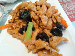 滑溜肉片-添福来墨鱼饺子 · 海鲜东北菜(大连星海·黄浦路店)