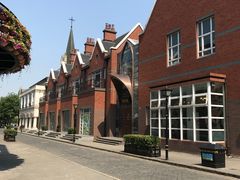 -钟书阁(松江泰晤士小镇店)