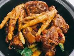 姜辣凤爪烧猪蹄-江城燕子大排档(江汉路步行街店)