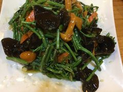 -篱笆院东北饺子王(欧阳路店)