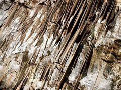 -波斯托伊纳溶洞