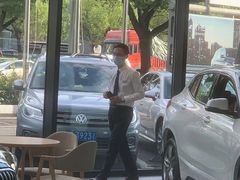 -上海宝信宝马4S店