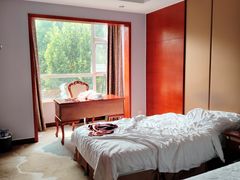 -兴芮温泉度假区