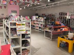 -嗨本可潮玩仓(大兴大悦春风里店)