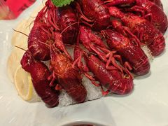 -肥肥虾庄·金牌油焖大虾(汉街SKP店)