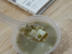 马蹄绿豆沙-旺旺饼屋传统糖水(黄塘路店)